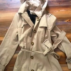 Michael Kors belted trench coat with wool insert. Detachable insert and hood.